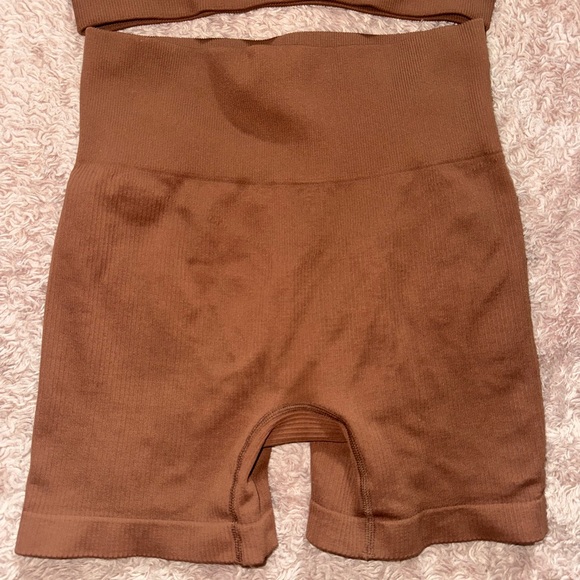 Brown Ribbed Two-Piece Set - Picture 2 of 4